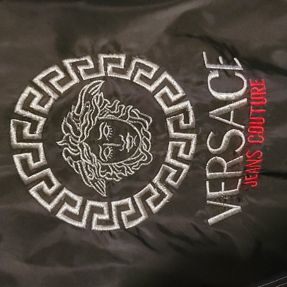 Vintage 90,s VERSACE JEANS CULTURE..BLACK WITH WHITE LETTERS VERY RARE - Picture 3 of 8